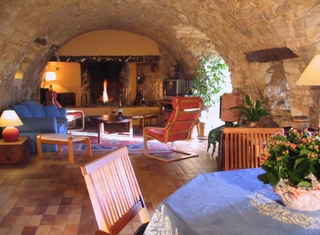 Provence Holiday rental property Vout shot - Visit The Main House - La Colle - Luberon Forcalquier South of France